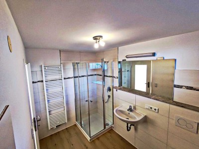 Geschmackvolle, neuwertige 1-Zimmer-Erdgeschosswohnung mit Balkon in Seefeld