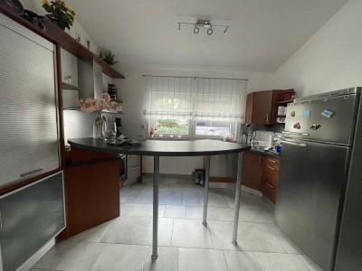 Schöne Doppelhaushälfte mit 4 Zimmern, EBK und Garten in Birenbach
