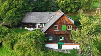 Steirisches Bauernhaus aus dem 17. Jhd. in idyllischer Alleinlage