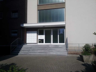 Erstbezug nach Sanierung: Seniorenfreundliche 2 Zimmer Wohnung mit Balkon