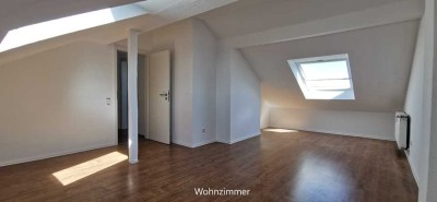 Renovierte, helle 3 Zimmer DG Wohnung mit Küche und Gäste WC in Kohlscheid