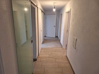 3,5-Zimmer-Dachgeschosswohnung mit Balkon in Dasing
