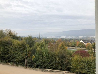 Stilvolle, neuwertige 4-Zimmer-Wohnung mit gehobener Innenausstattung mit EBK in Trier