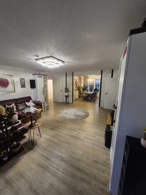 Gut ausgestattete 4-Zimmer-Wohnung mit Balkon im 1. OG in Bochum-Dahlhausen