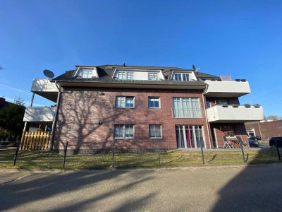 Helle Vier-Zimmer-Maisonette-Wohnung mit Einbauküche und Balkon in Kattenturm