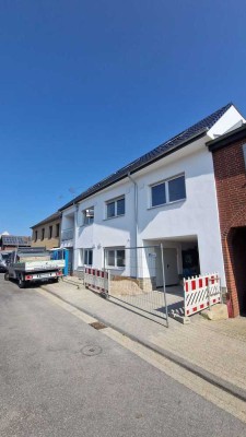 Schöne, barrierefreie & einzugsfertige 2-Zimmer EG-Wohnung in Linnich-Körrenzig.