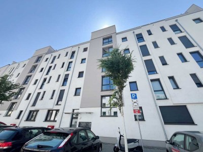Mainz-Neustadt: Neuwertige Dreizimmerwohnung mit Balkon, EBK und Stellplatz