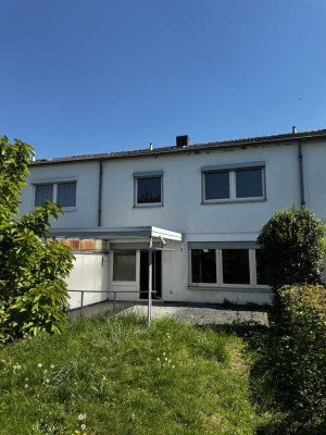 BONN-HEIDERHOF,
Reihenhaus in toller Lage, 6 Zi., ca. 130 m² WNfl, Garten, Garage Keller 282 m² Grs