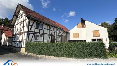 Einfamilienfachwerkhaus mit vielseitigem Nebengebäudekomplex