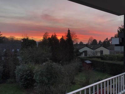 Moderne 2-Zimmer-Wohnung mit Balkon und EBK in Bensberg