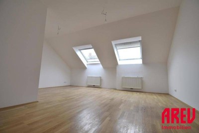 WOHNEN NAHE DER DONAU - GROSSARTIG DACHGESCHOSSWOHNUNG MIT NEUER KÜCHE