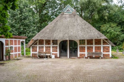Landhaus mit ca. 17.500 m²: Einliegerwohnung, Sauna & Veranstaltungsgebäude zur freien Gestaltung!