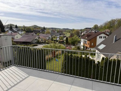 4 Zimmer- Neubau Wohnung mit großem Balkon, Aufzug,Fussbodenheizung und EBK in Bad Waldsee