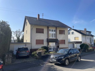 frisch sanierte 2-Zimmer-Dachgeschoss-Wohnung in bester Lage von Wiesloch