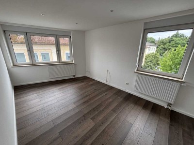 Moderne Wohnung, zentrale Lage, mit Küche