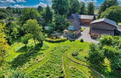 Herrschaftlicher Dreiseitenhof mit parkähnlichem Grundstück / Nahe Eckernförde