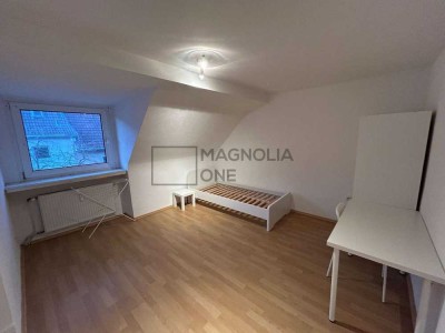 Frauen WG/ Woman only! Möblierte WG Zimmer unweit der Uniklinik in bester Essener Lage!