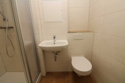 Ab jetzt müssen die Eltern allein klar kommen - moderne 1RW mit Dusche