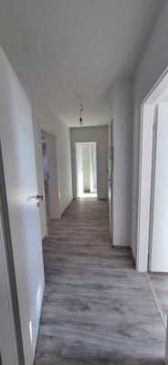 nach Sanierung: 1-Zi.-Apartement mit Wanne und großem Gemeinschaftsgarten