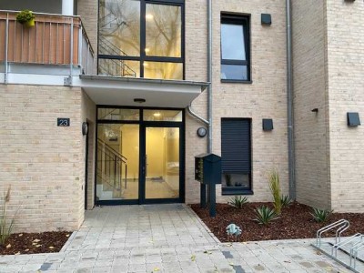 Stilvolle, neuwertige 3-Zimmer-Wohnung mit gehobener Innenausstattung mit Balkon und EBK in Bremen