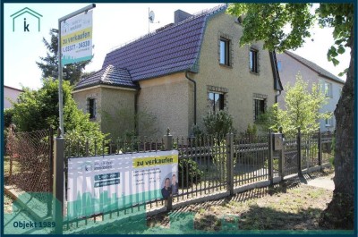 Einfamilienhaus, großes Nebengebäude, Doppelgarage,  viel Platz für Sie!