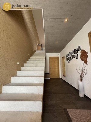 MEININGEN: Modern, gemütlich, neuwertig. Haus in Grenznähe!