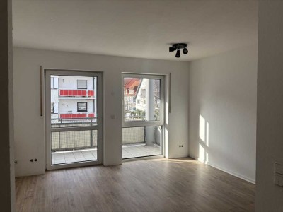 Schöne 1-Zimmer-Wohnung mit EBK und Balkon im Pfalzring