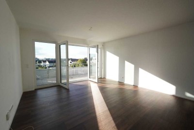 Exlusive neuwertige 3 Zi-Penthouse Wohnung, Einbauküche, Tiefgaragen- und Außenstellplatz