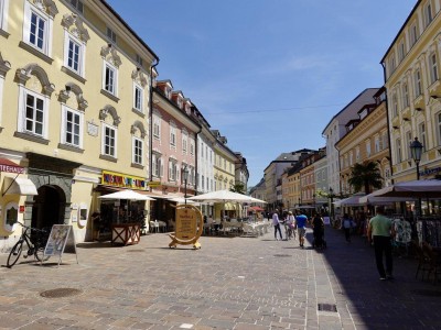 Moderne Zwei-Zimmer-DG-Wohnung im historischen Stadtzentrum Klagenfurts
