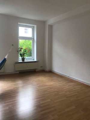 Hochparterre-  Herderstraße 9- Gäste WC, Küche-  3 Zimmer