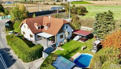 Zweifamilienhaus: 250 m², 9 Zimmer, Garten &amp; Garage – Ihr neues Zuhause!