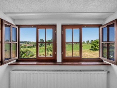 Stilvolle 4-Zimmer Wohnung mit Balkon und Gartenabteil, Einbauküche, Garagen-und Außenstellplatz