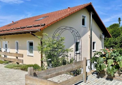 Schöne Doppelhaushälfte in ruhiger Lage mit einmaligem Blick - provisionsfrei