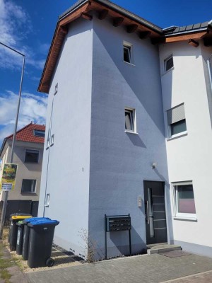 Neuwertige 2-Zimmer-Wohnung mit EBK in Nähe Uniklinik Homburg