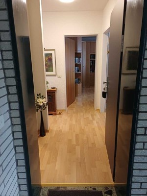 Geschmackvolle 3-Raum-Wohnung mit Balkon in Dormagen (Zons)