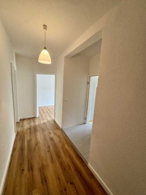 Erstbezug nach Renovierung: helle 2,5-Zimmer-Wohnung mit Balkon in Essen