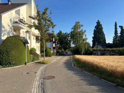 Teilmöblierte 2-Zimmer-Wohnung mit EBK am Feldrand