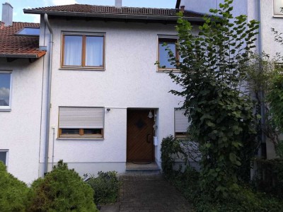Reihenhaus in Ulm - Söflingen in ruhiger bevorzugter Lage, mit 6 Zimmern und 148 m² Wohnfläche
