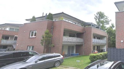 In attraktiver Neubau-Stadtvilla: 3 Zimmerwohnung mit Balkon