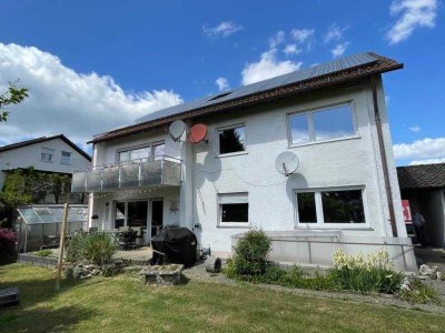 Interessante 4 Zimmer-Wohnung mit Balkon & herrlichem Blick ins Grüne!