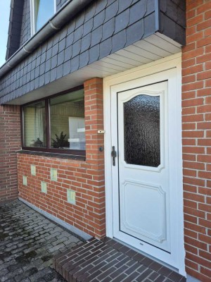 Freundliche 2,5-Zimmer-DG-Wohnung mit EBK in Pahlen