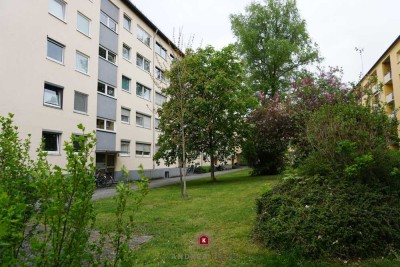 *München – Hasenbergl* Charmante 3-Zimmer-Wohnung im 3. Stock