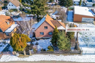 IMMOBERLIN.DE - Charmantes Haus mit Gartenidylle & viel Potential in familienfreundlicher Lage