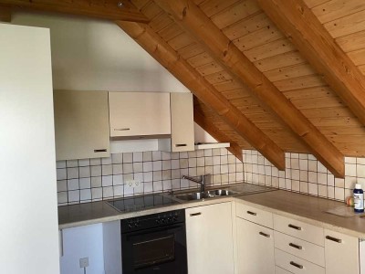 Schnuckelige 2,5-Zimmer Single-DG-Wohnung speziell für die junge Frau in Villingendorf