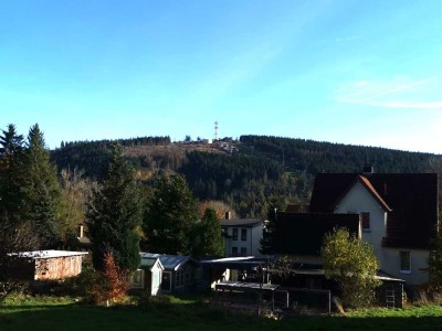 Ruhig gelegene 2-Zimmer-Eigentumswohnung im Erdgeschoß mit großem Balkon