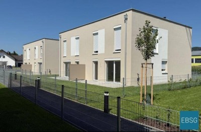 Doppelhaushälfte mit Terrasse und Garten - Top 4