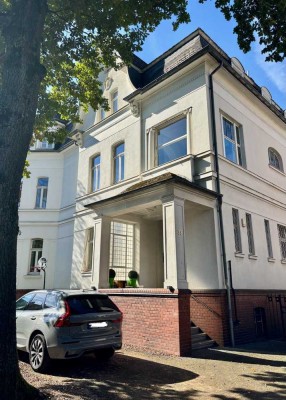 Leben im modernisierten Denkmal-Maisonette mitten im schönen Ohligs!