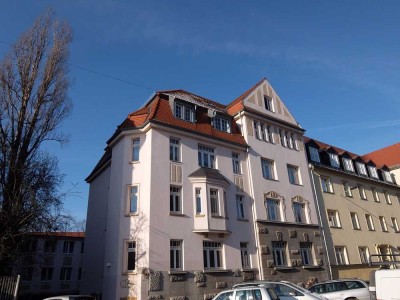 Schönefeld - geräumige 2-Raum-Wohnung mit Balkon, Laminat und Tageslichtbad!
