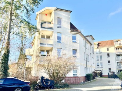 Bezugsfreie Dachgeschosswohnung mit 3 Zimmern in Französisch Buchholz