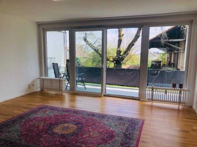 Bad Soden, Main-Taunus-Kreis,  3-ZW. mit Balkon, EBK, neuem Bad und Garage, ab 15.07.202